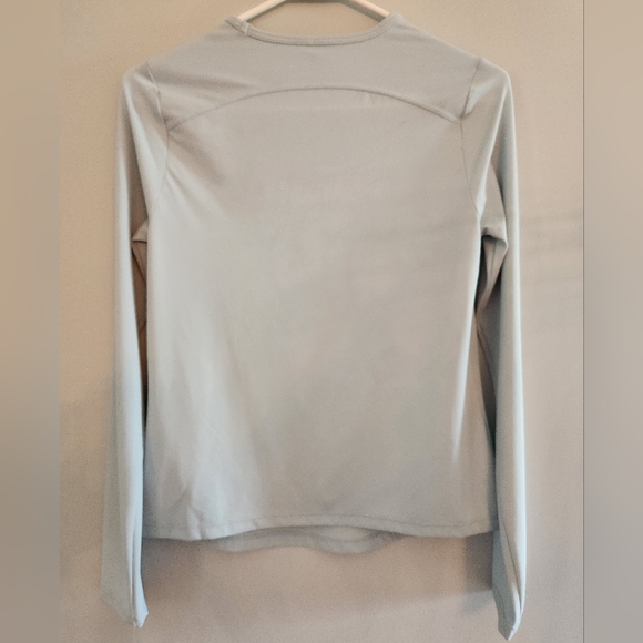 NWT MTA Light Blue Sports Top.  Size S.  Fast dry and stretch.  Great shirt. - Picture 5 of 5